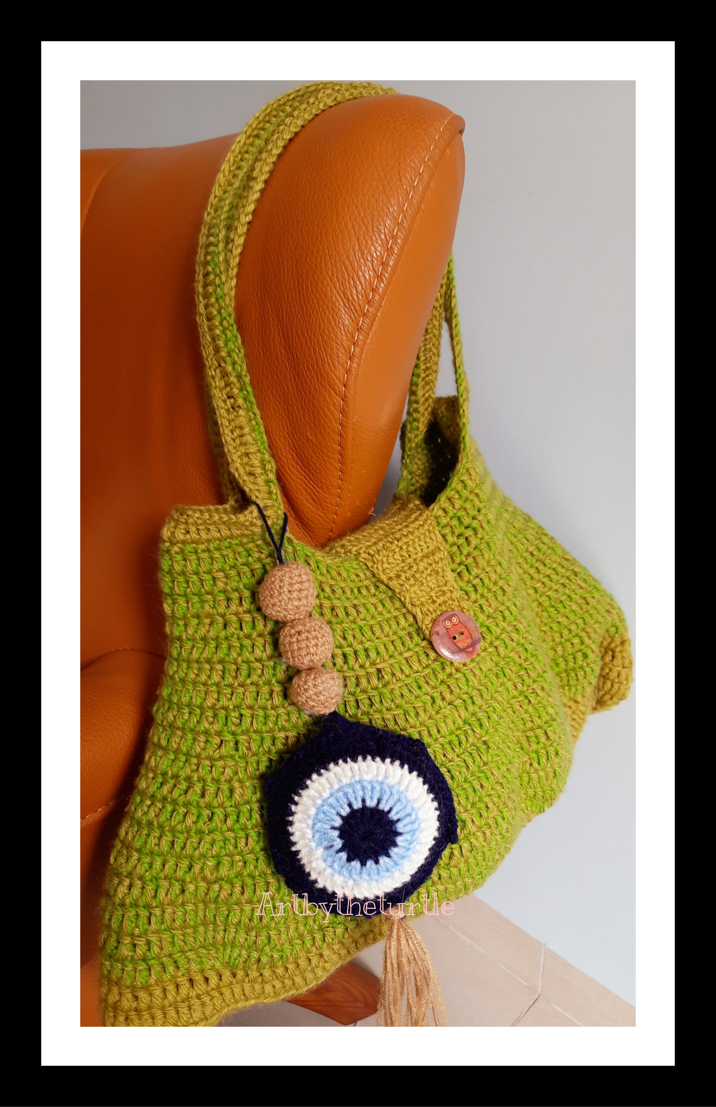 Tote in tow