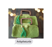 Load image into Gallery viewer, Wristlet Green
