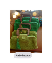 Load image into Gallery viewer, Wristlet Green
