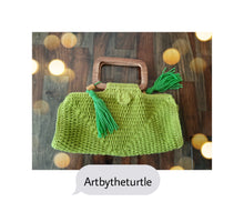 Load image into Gallery viewer, Wristlet Green
